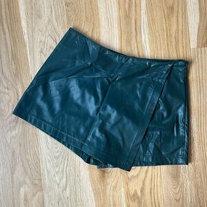 Fabrik Faux leather skort